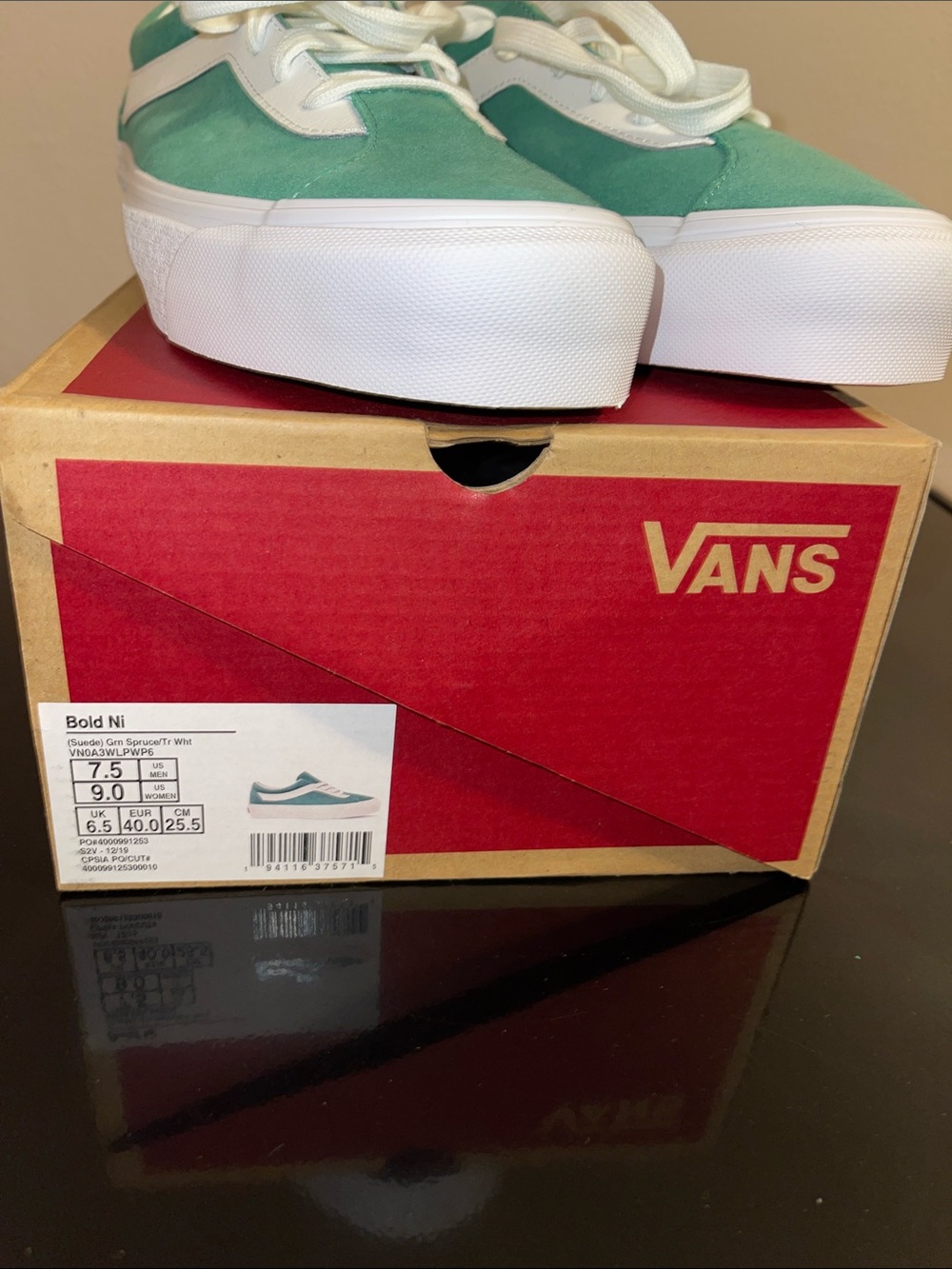 Women’s Vans Old Skool Sneakers 👟 in Teal and White - Picture 2 of 4